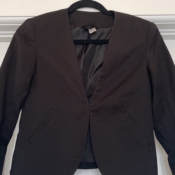 H&M Blazer - Picture 3 of 5